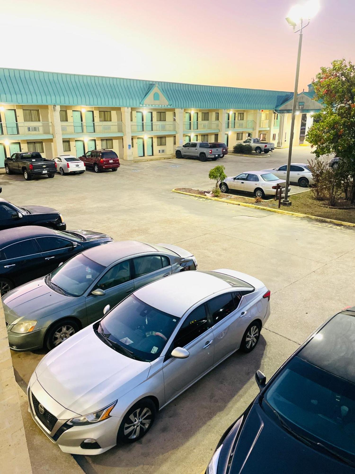 Western Inn Express Hazlehurst Exterior photo
